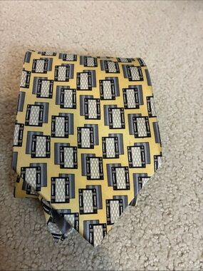 Valentino Cravatte Yellow Geometric Patterned Silk Tie, Made in Italy 👵MT